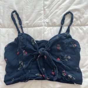 hollister navy blue floral crop top